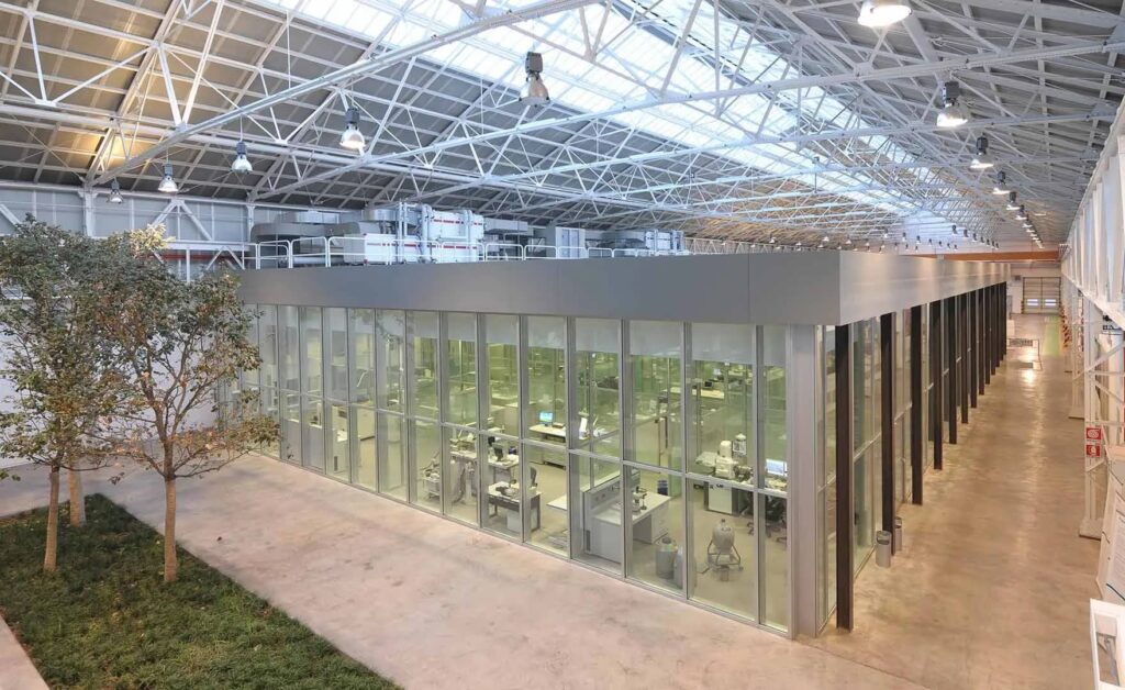 خدمات شیشه و آینه | شیشه و آینه شرق تهران | نصب و قیمت شیشه و آینه | ناطقی گلس